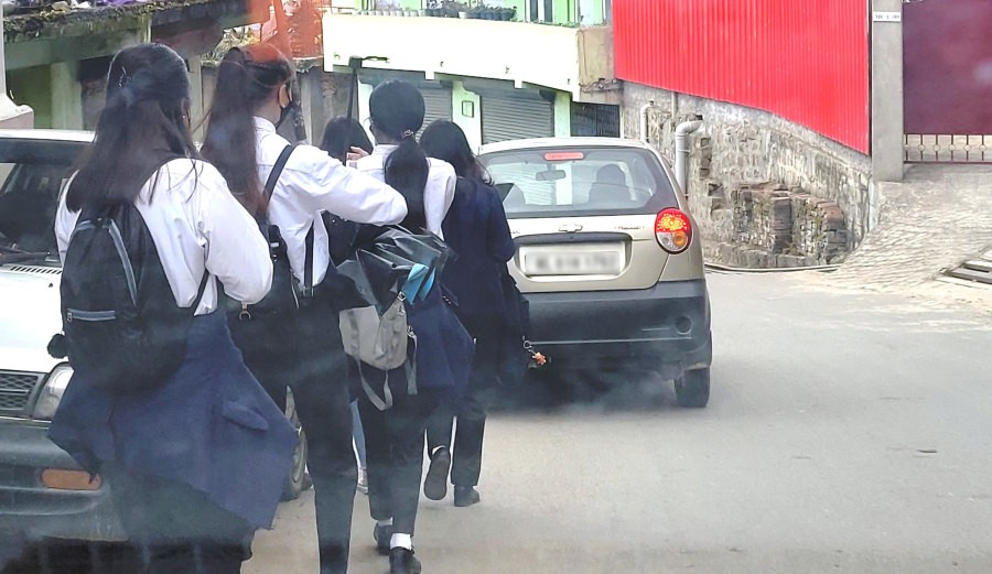 Students on their way to school in Kohima as physical classes started from October 1 for class 5 and above in rural areas. (Morung Photo)